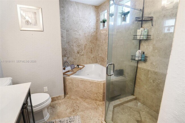 Building Photo - 601 NE 11th Ave