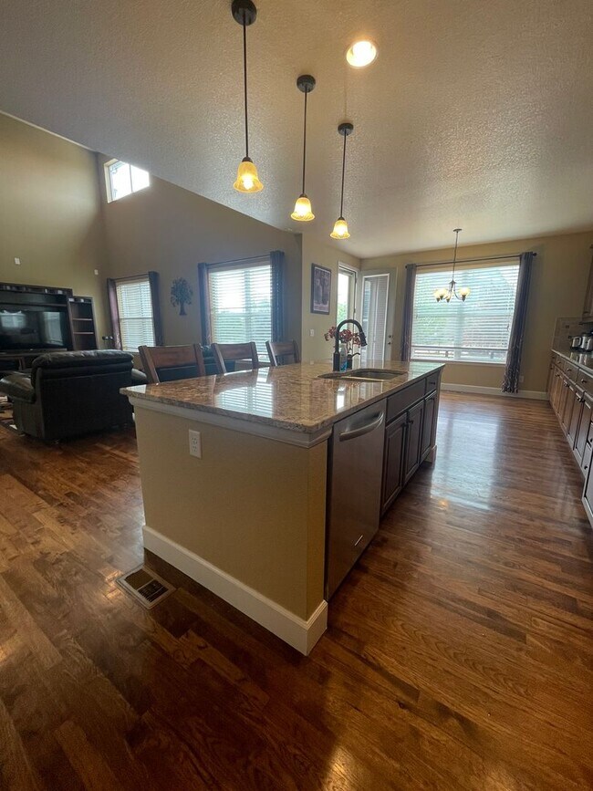 Building Photo - Sprawling Two-Story Home in SE Ft. Collins