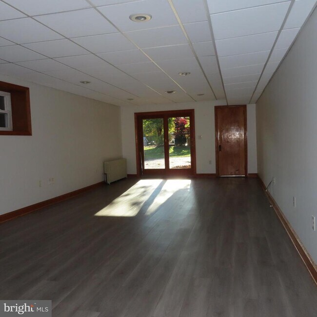 Building Photo - 14109 Buchanan Trail W