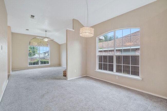 Building Photo - 203 Cain Dr