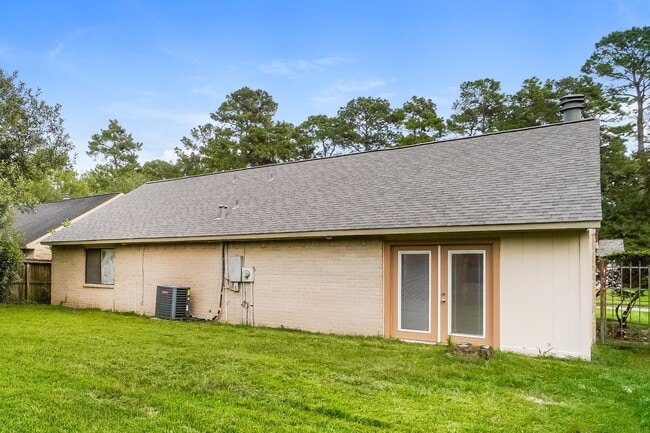 Building Photo - 2850 Canary Ln