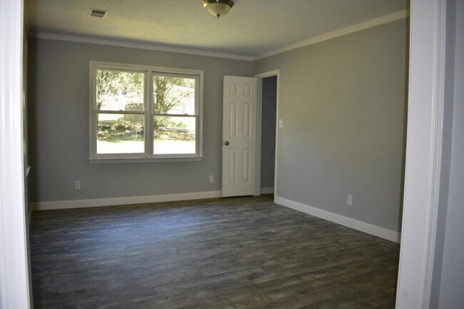 Building Photo - 124 Childress Road