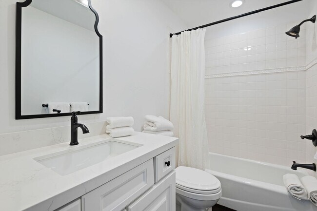 Building Photo - Villa Del Mar~ The Gorgeous gem in the Ame...