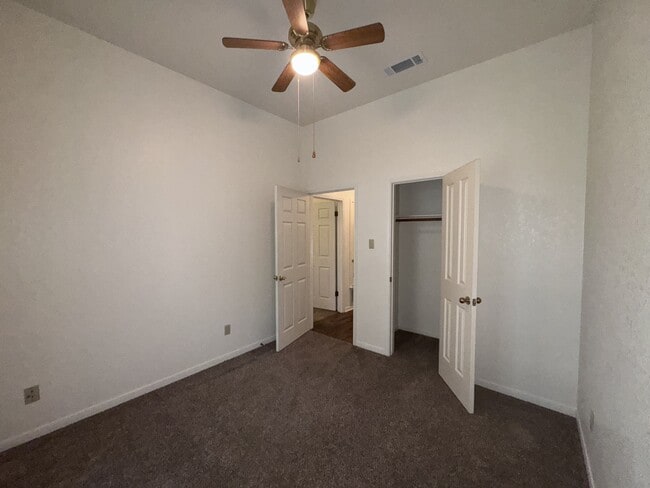 Building Photo - 1801 Thomas Ct