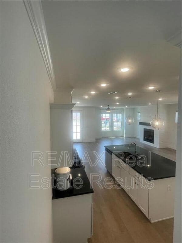 Building Photo - 4206 W Bronco Dr