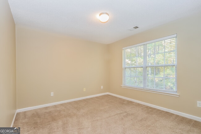 Building Photo - 105 Lossie Ln
