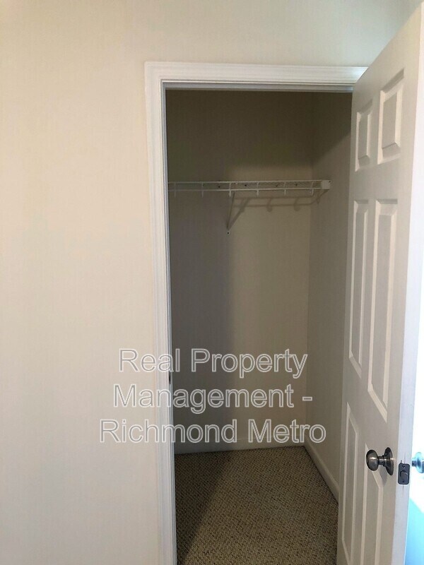Building Photo - 409 Wilmer Ave
