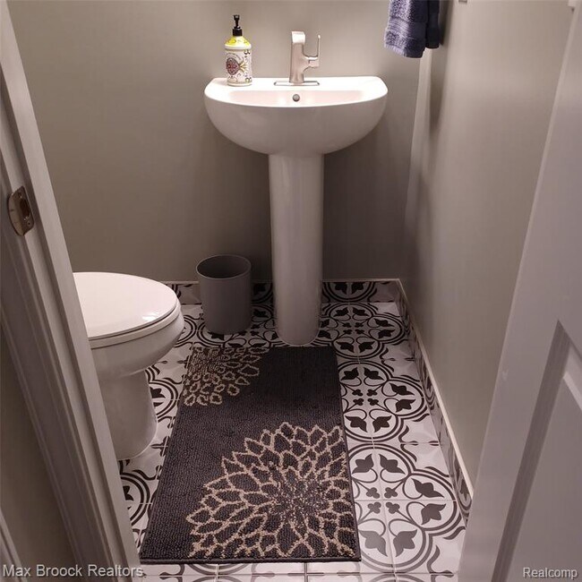 Building Photo - 31045 Pheasant Run St