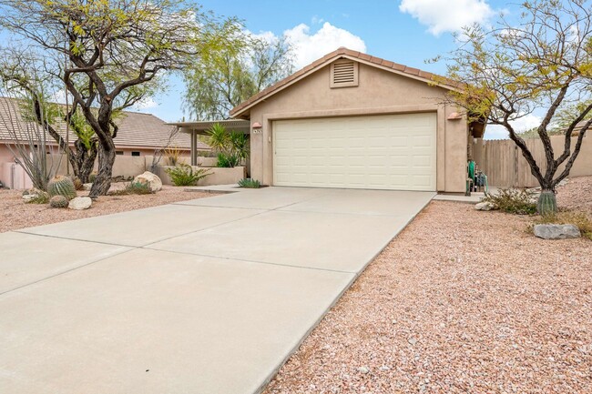 Building Photo - Saguaro Ridge