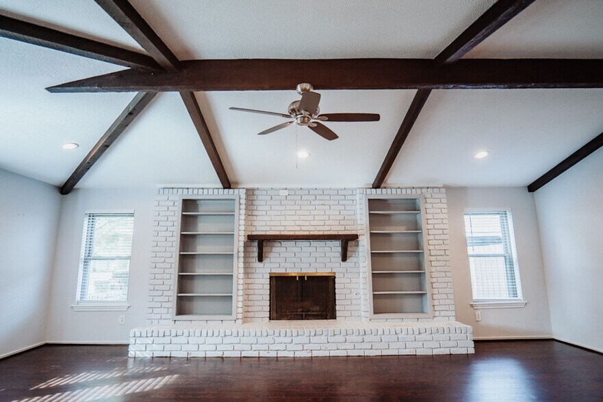Building Photo - 3205 Winchester Dr