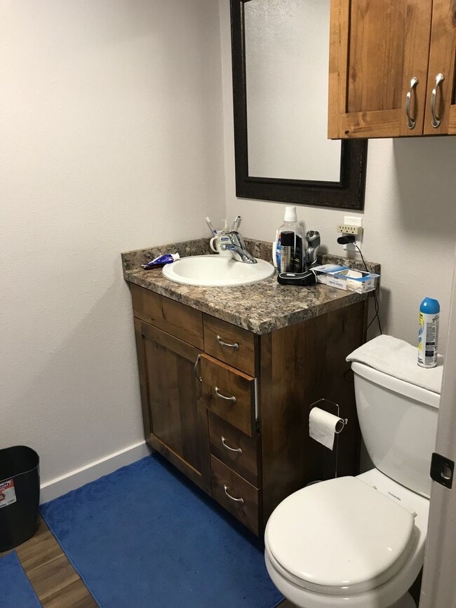Building Photo - ALL utilities Included 2 Bedroom UNDER $1500