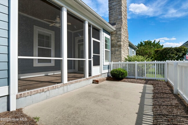 Building Photo - 2065 Shelmore Way
