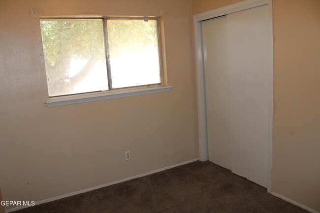 Building Photo - 5817 Blackhawk Dr