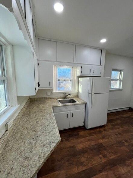 Building Photo - 44 Cedar Ave