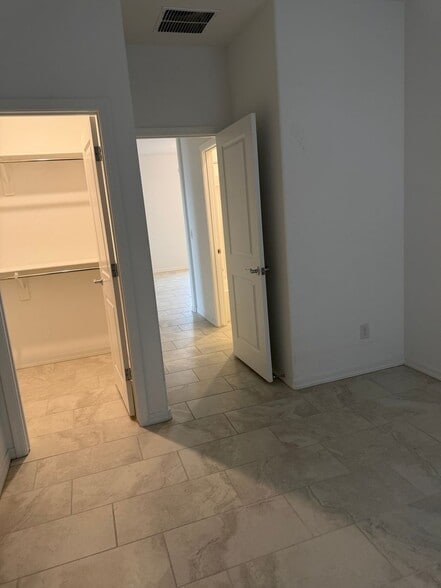 Building Photo - 10924 E Texas Ave