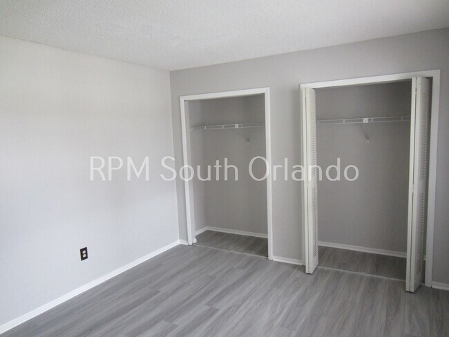 Building Photo - 36 Windtree Ln