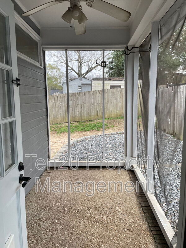 Building Photo - 326 Hardaway Ct