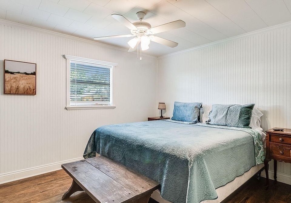 Building Photo - 1010 Solomon St