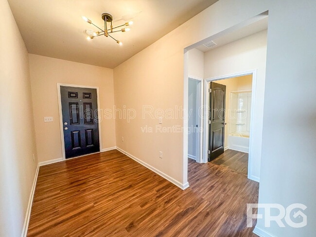 Building Photo - 202 Kenison Way