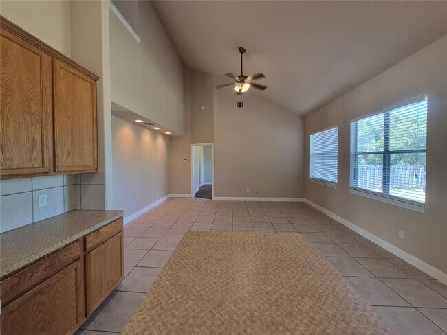 Building Photo - 8800 Hazelhurst Dr