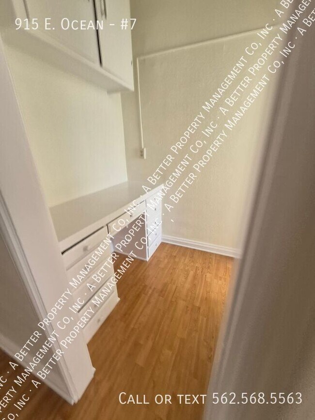 Building Photo - 915 E. Ocean-#7