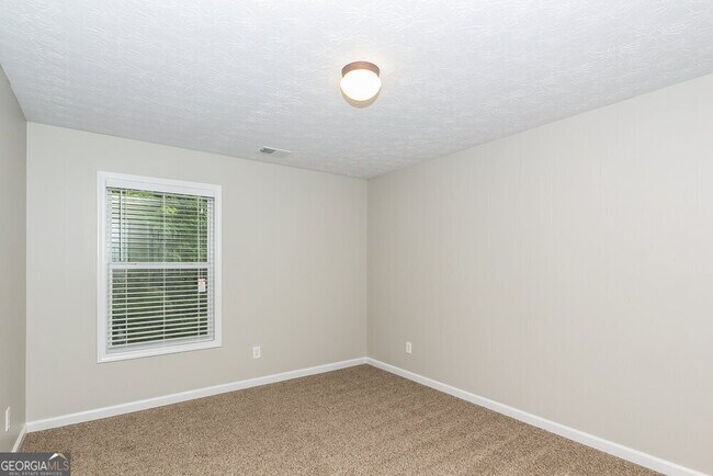 Building Photo - 134 Silver Arrow Cir