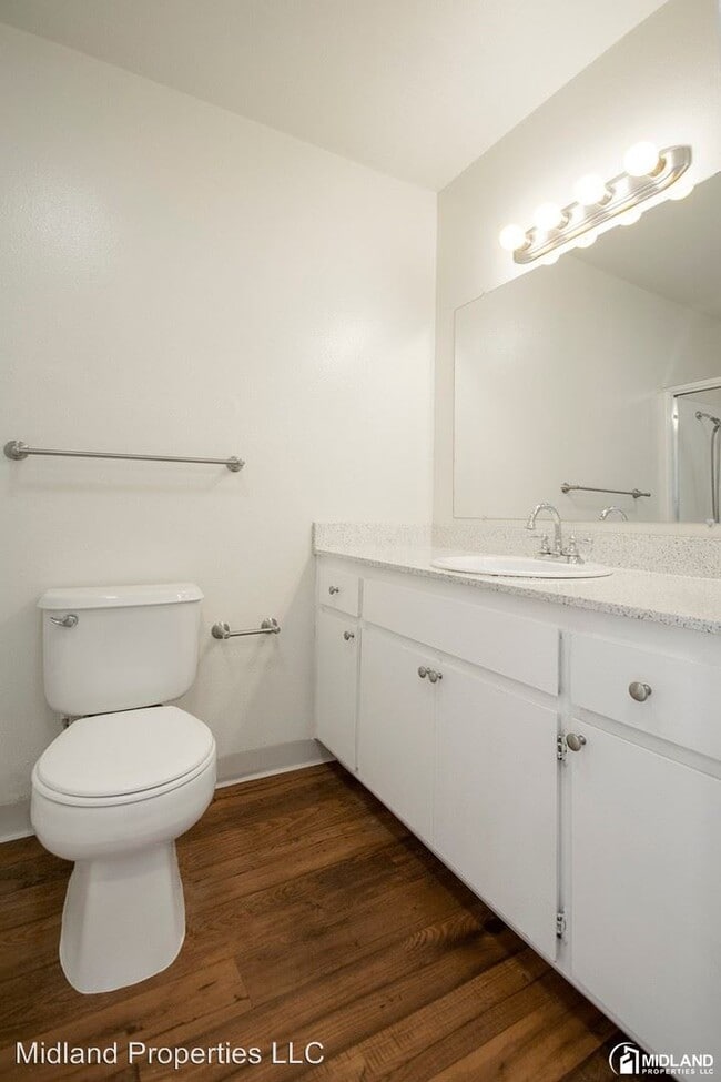 Building Photo - Studio, 1 bath Apartment - 212 Palomar Street