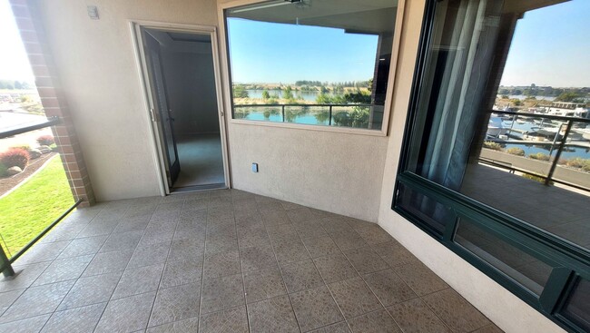Building Photo - 300 Columbia Point Dr