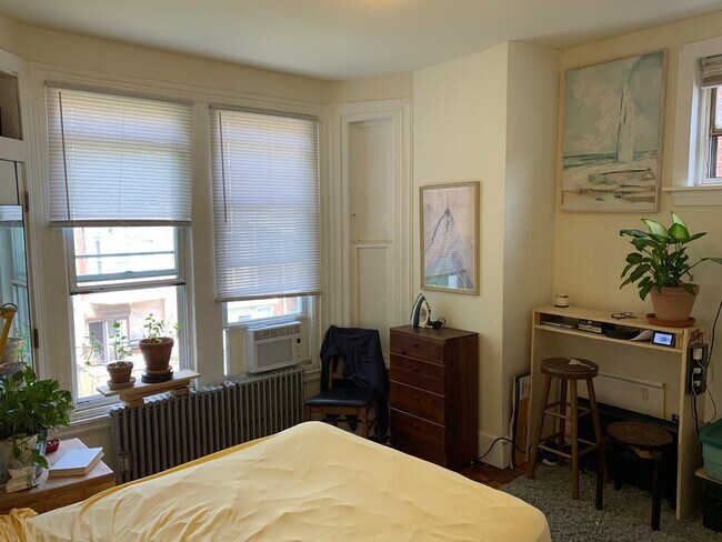 Building Photo - Amazing 1BR/1BA Apartment in University Ci...