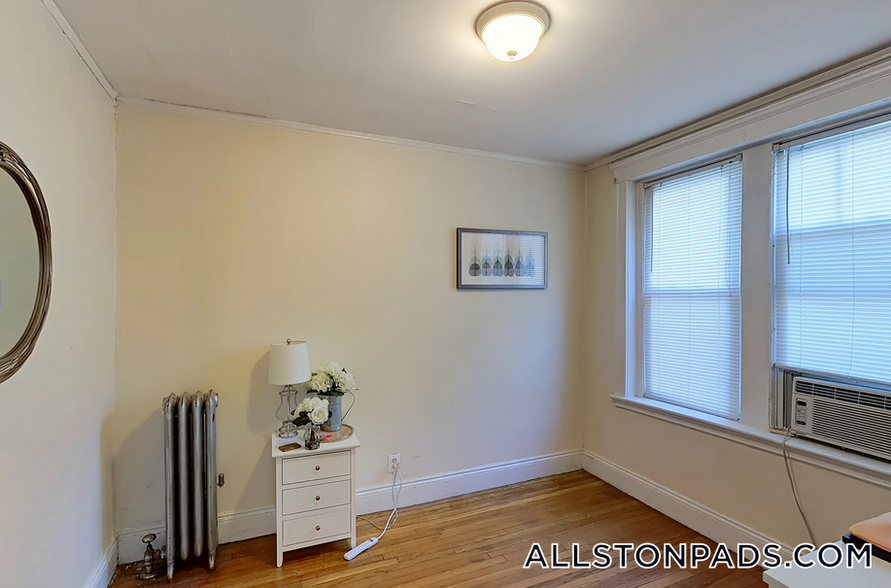 Building Photo - 33 Walbridge St