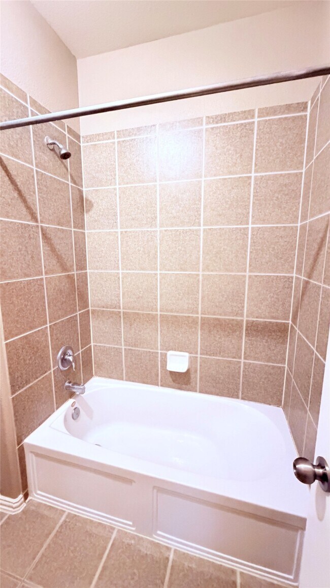 Building Photo - 16627 Fiesta Rose Ct