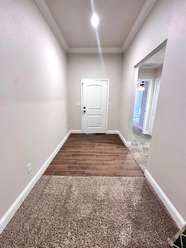 Building Photo - 7526 102nd St