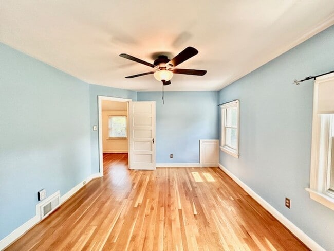 Building Photo - 4523 Gladwyne Dr