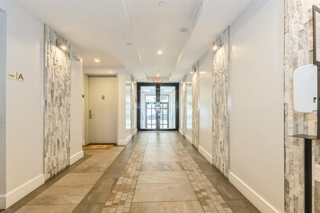 Building Photo - 21-17 31st Ave