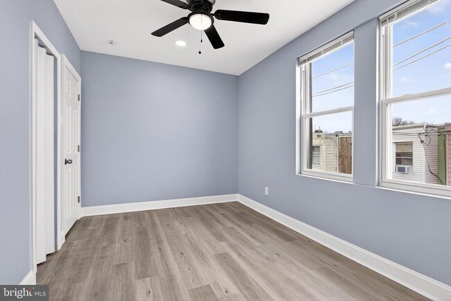 Building Photo - 167 W Albanus St