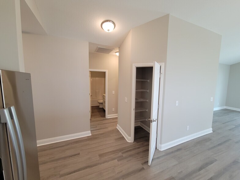 Building Photo - 764 Hobonny Loop