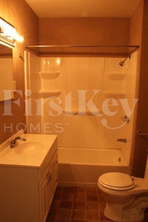 Building Photo - 2507 Quincy St