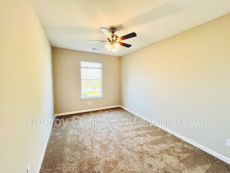 Building Photo - 2106 Duncan Ave