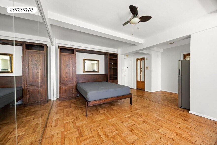 Building Photo - 140 E 40th St