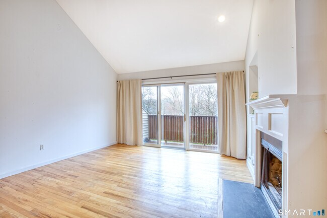 Building Photo - 51 Old Kings Hwy