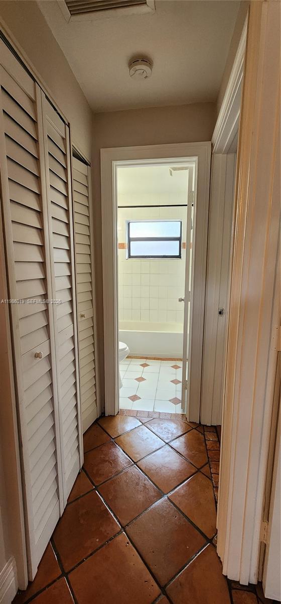 Building Photo - 2964 NE 12th Terrace