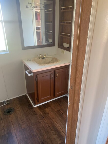Building Photo - 107 Valley View Ct