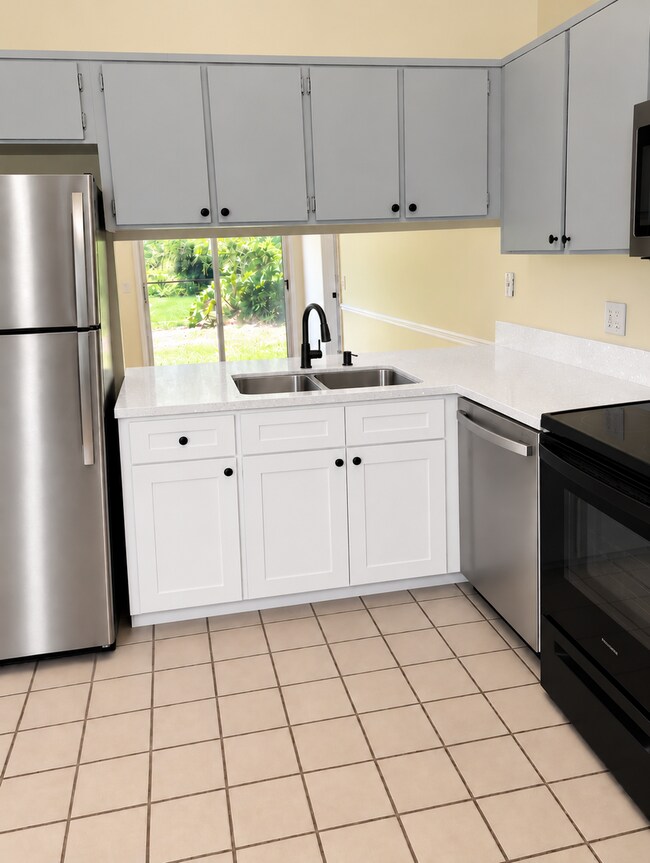 Building Photo - 2671 Bentley Dr