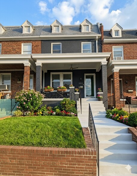 Primary Photo - 5615 2nd St NW