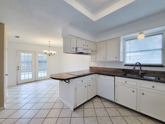 Building Photo - 2710 Quail Creek Dr