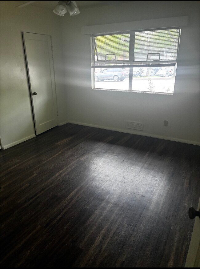 Building Photo - 50 Northshore Rd