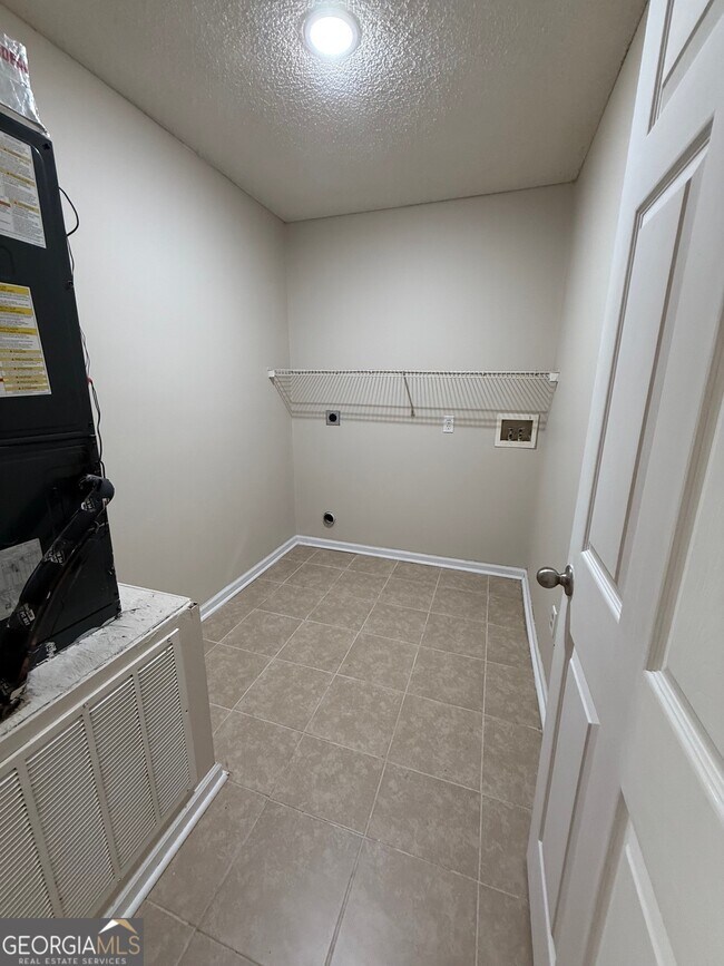 Building Photo - 95 Talbot Ct