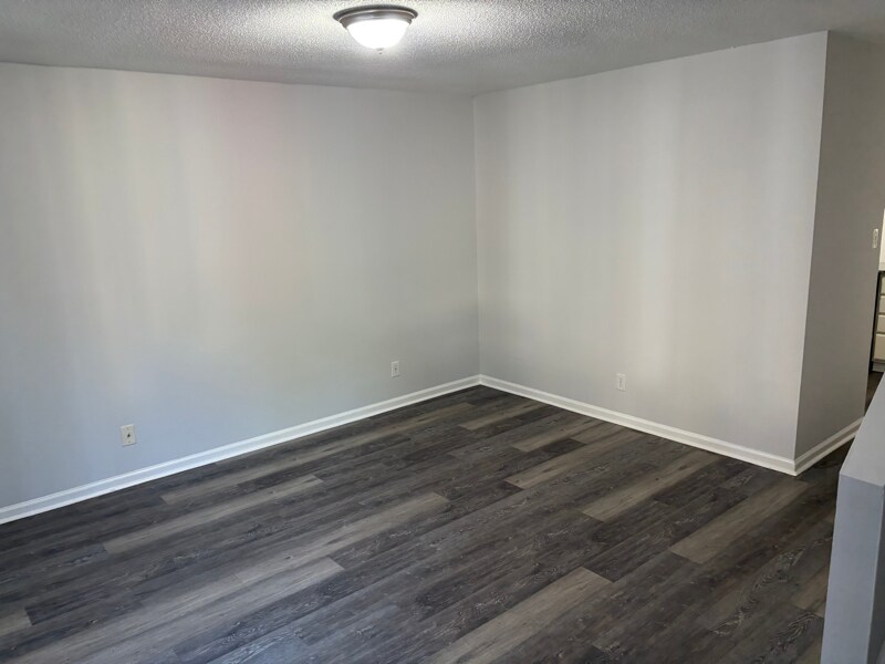 Building Photo - 2630 Hitchcock Dr