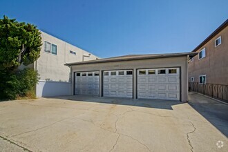 Building Photo - 330 Bungalow Dr