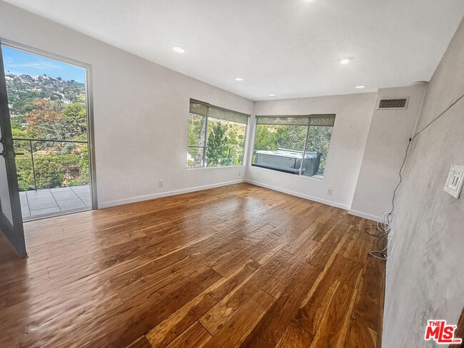 Building Photo - 8265 Mannix Dr